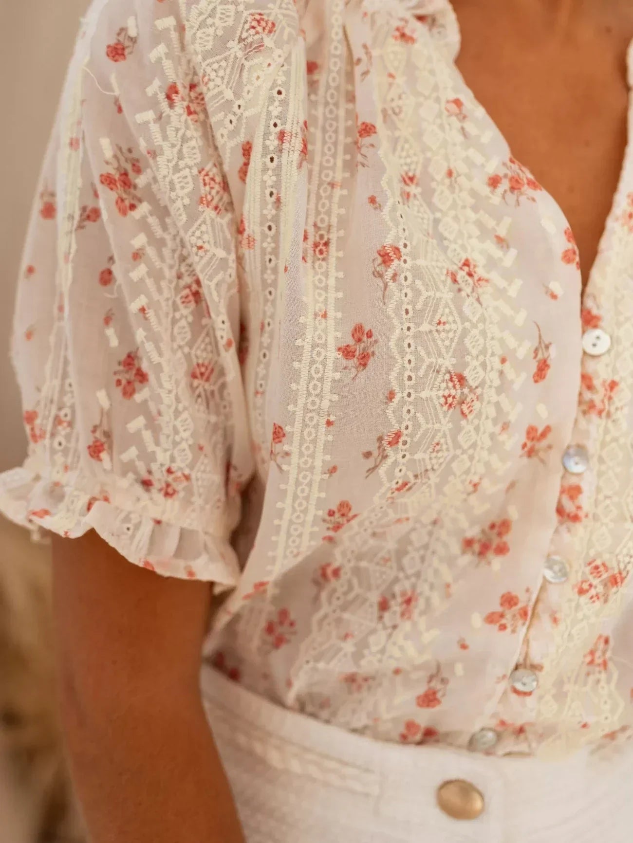 Floral Lace Blouse with Ruffle Collar and Puff Sleeves