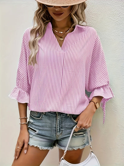 Camilla | Gestreepte Blouse met V-hals en Knytdetails