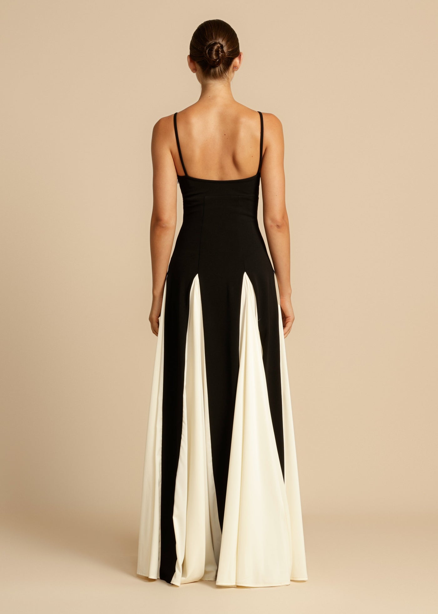 Annaliese | Midnattkontrast Elegant kjole