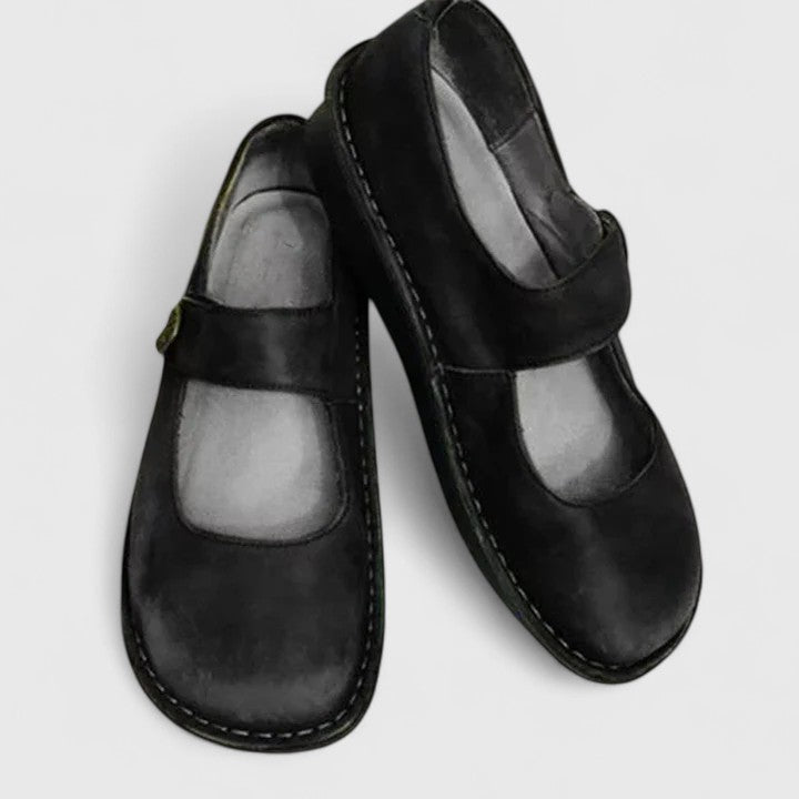 Comfortable Mary Jane Flats with Adjustable Strap and Round Toe
