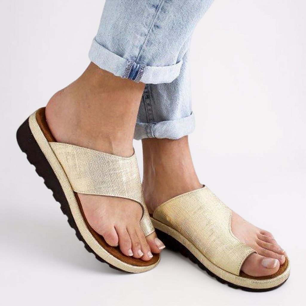 Comfortable Platform Sandals with Toe Loop and Wedge Sole