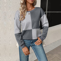 Relaxed Colour Block Sweater with Textured Knit and Round Neck